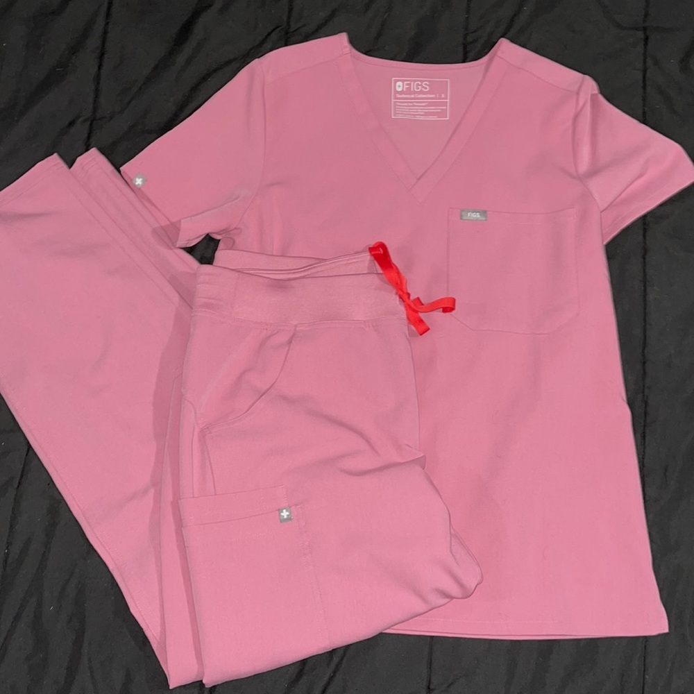 FIGS Chalk Pink